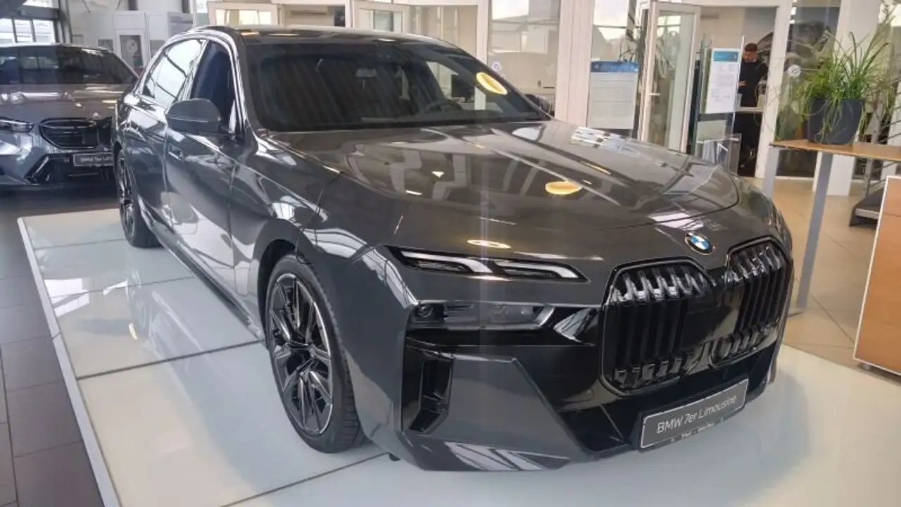 BMW 740