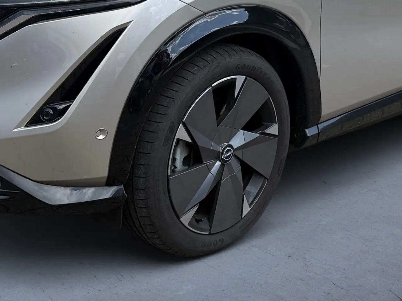 Nissan Ariya 6