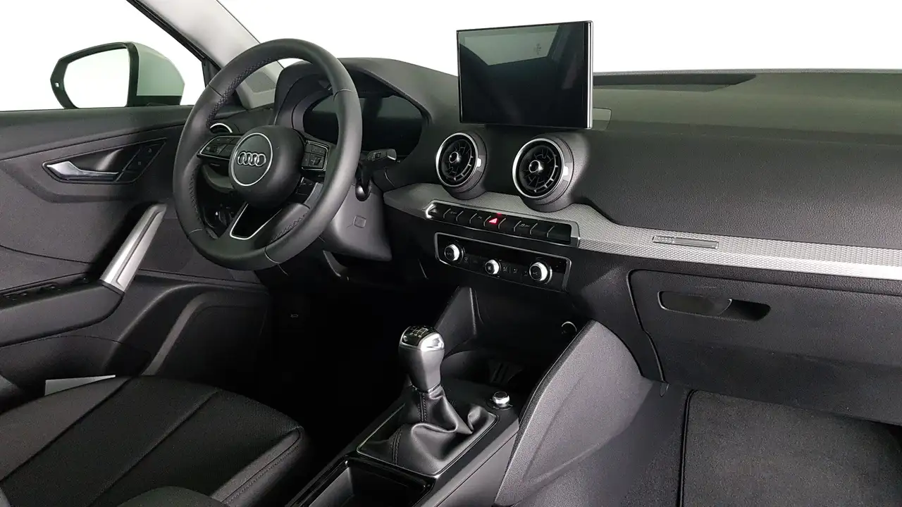 Audi Q2 30 6