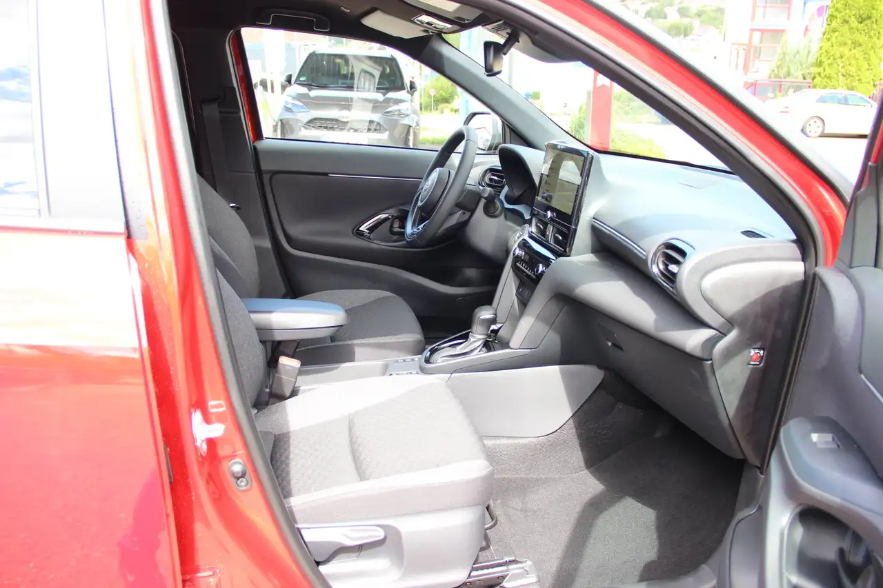 Toyota Yaris 6