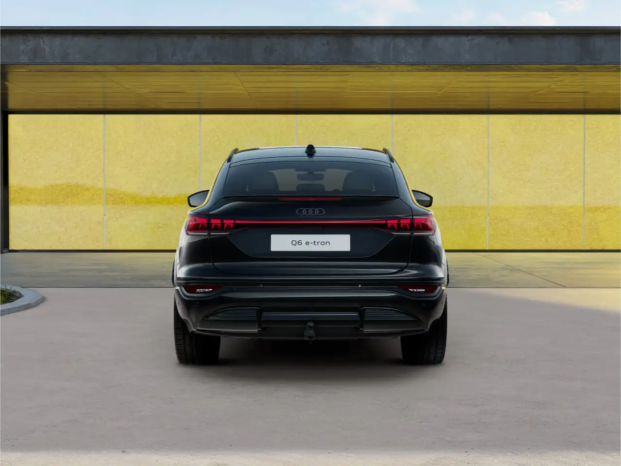 Audi Q6 3