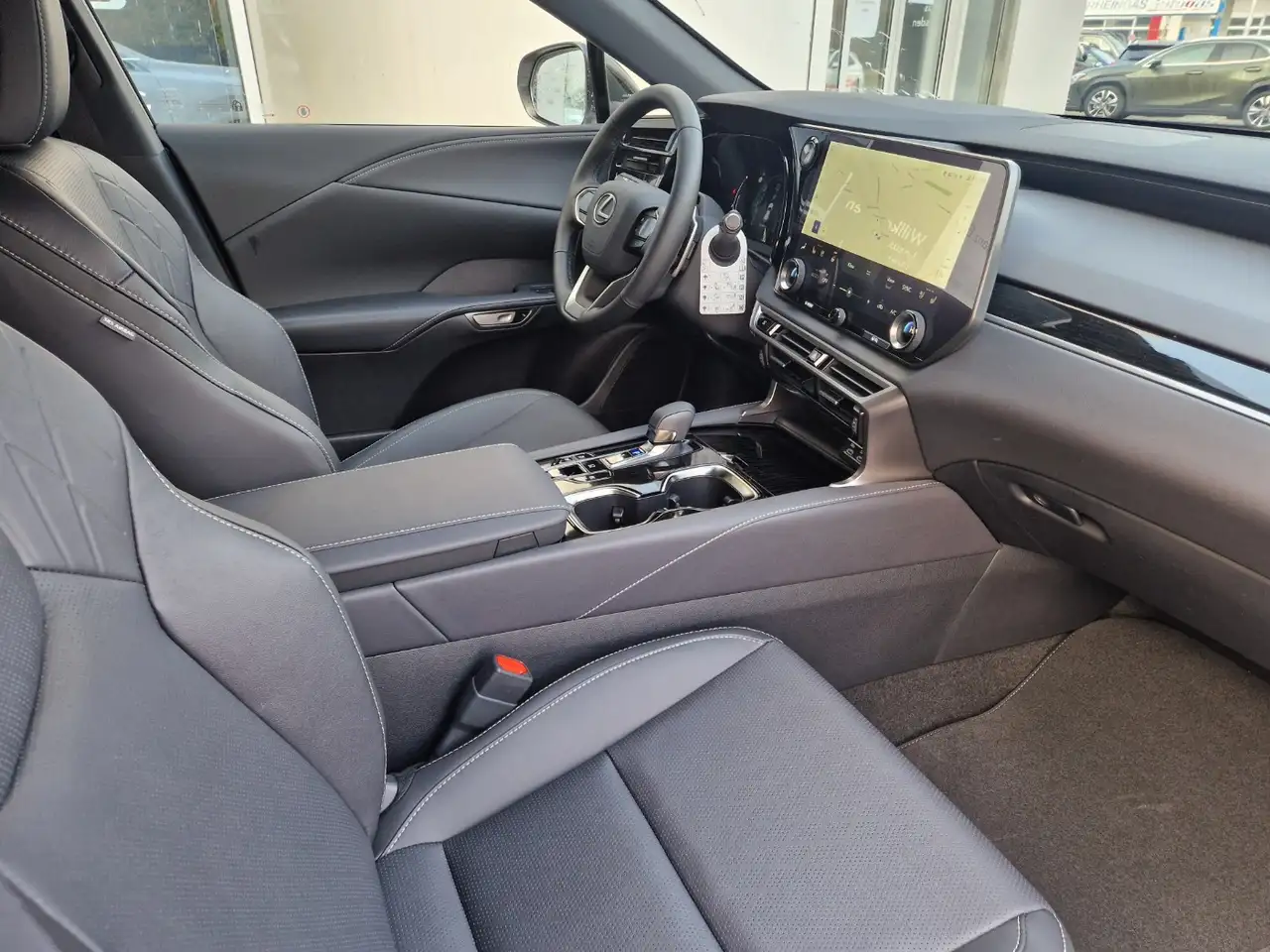 Lexus RX 11