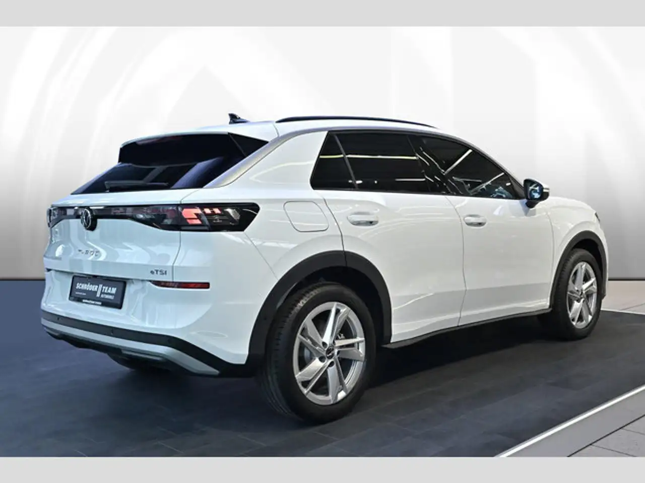 Volkswagen T-Roc 3
