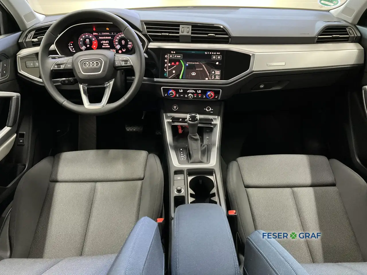 Audi Q3 8