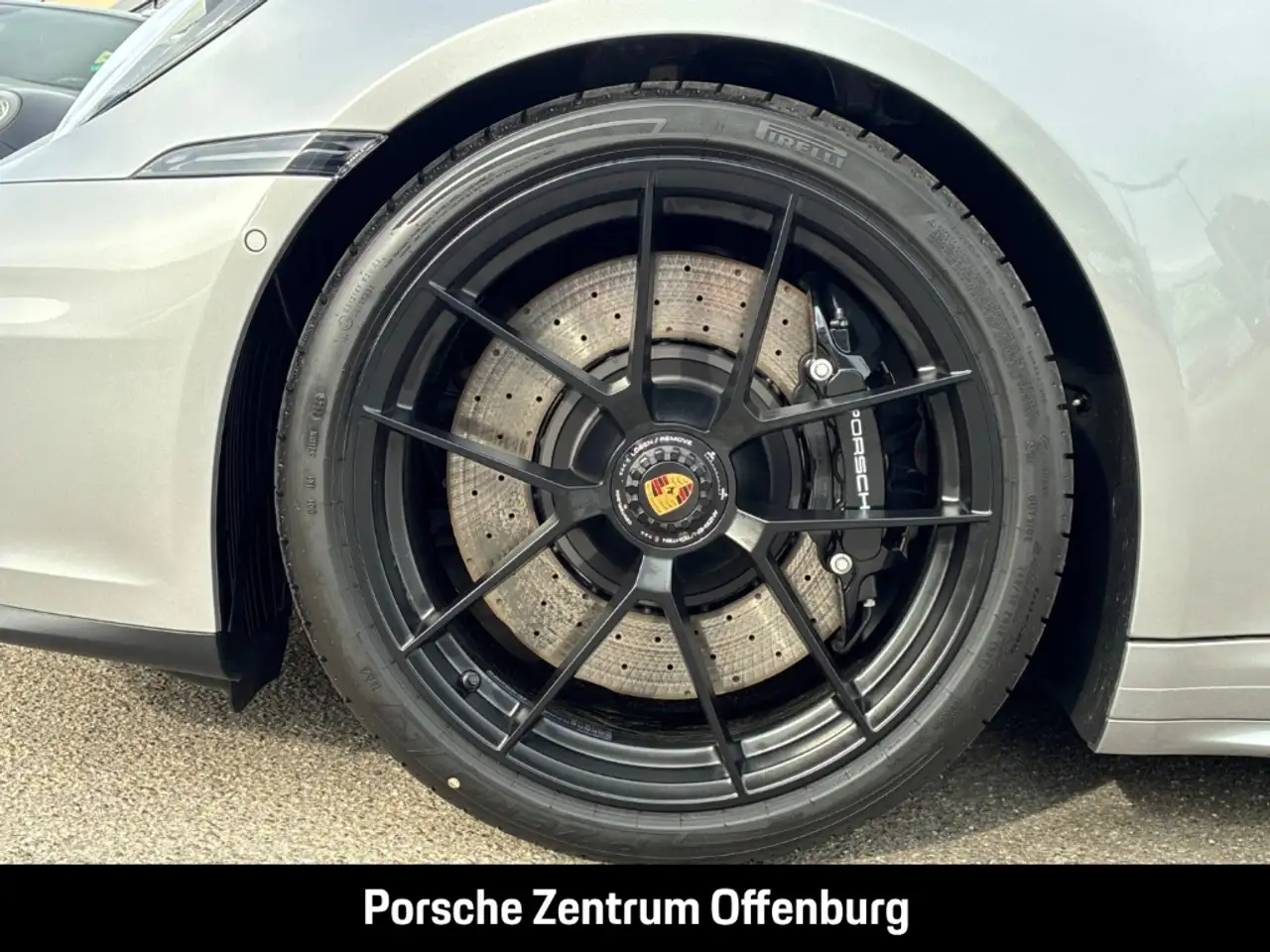 Porsche 992 8