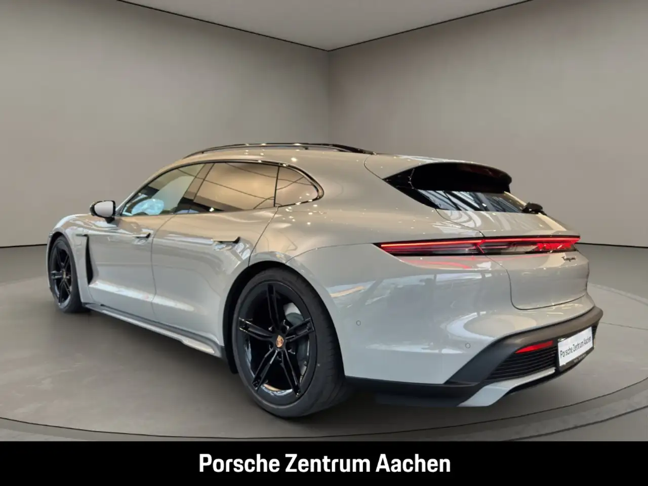 Porsche Taycan 3