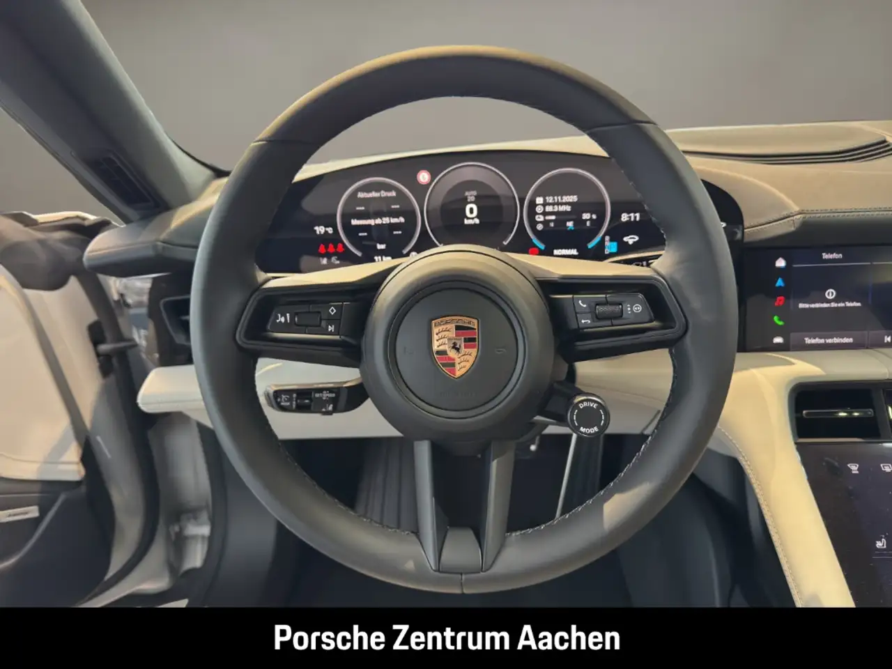 Porsche Taycan 6