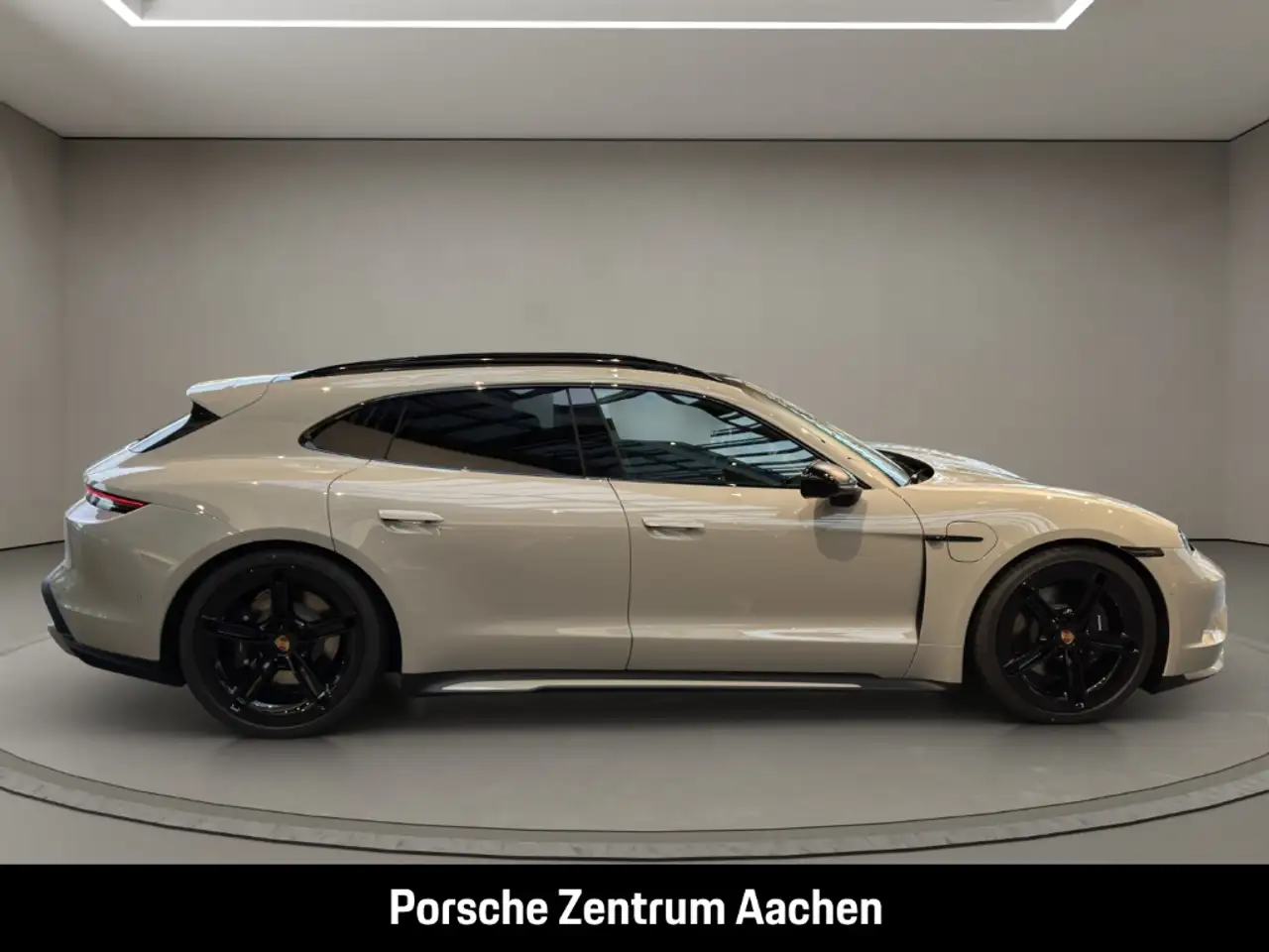 Porsche Taycan 10