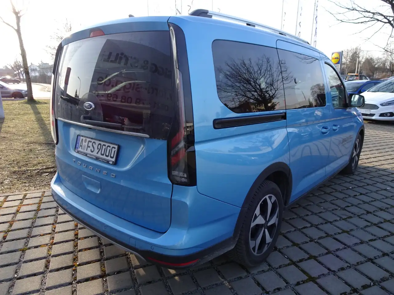 Ford Grand 7