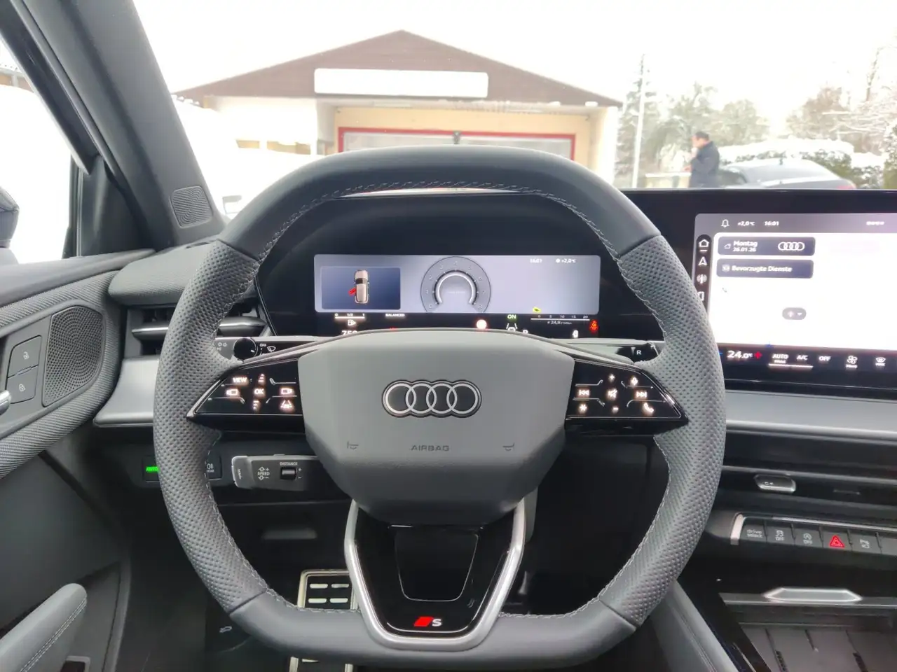 Audi Q3 11