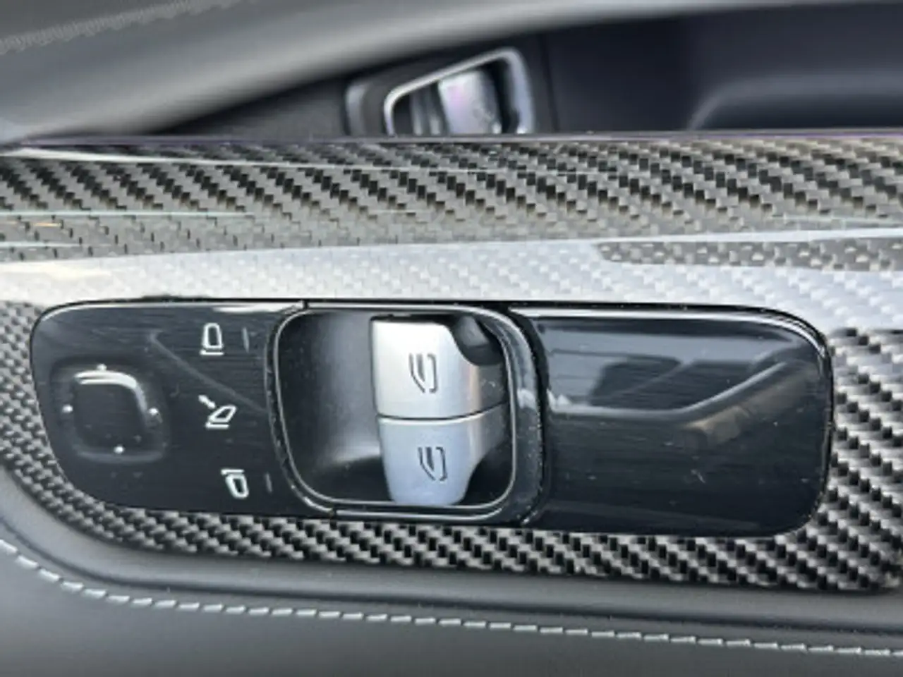 Mercedes-Benz AMG 16