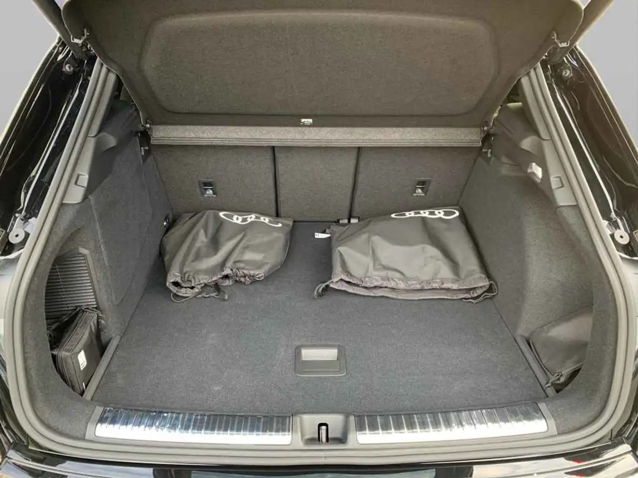 Audi Q3 8