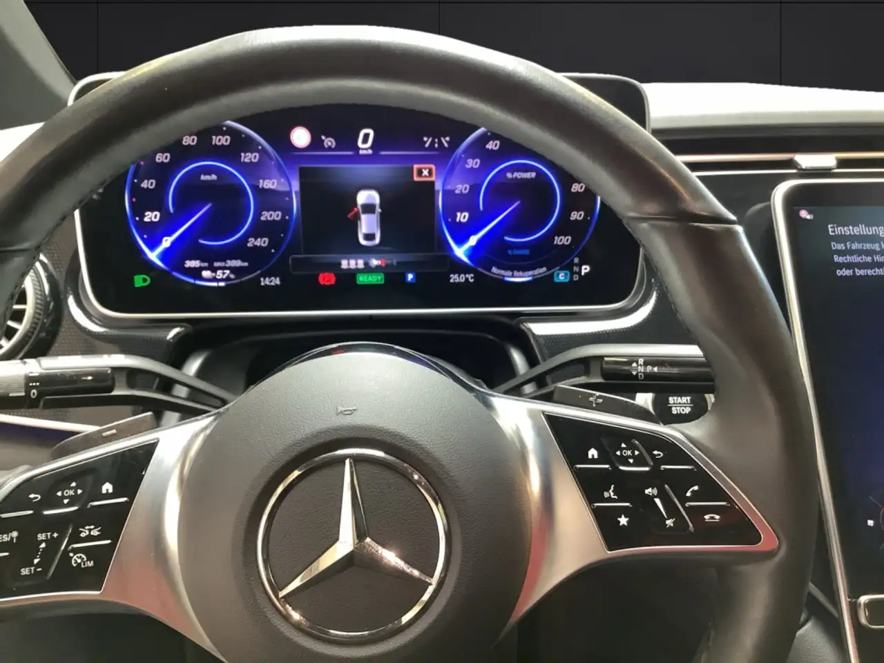 Mercedes-Benz EQE 350 8