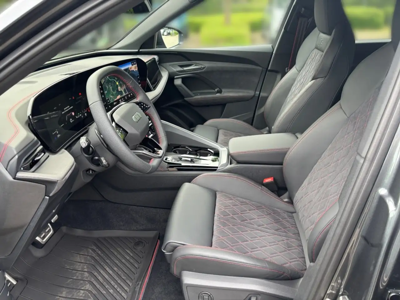 Audi SQ5 8