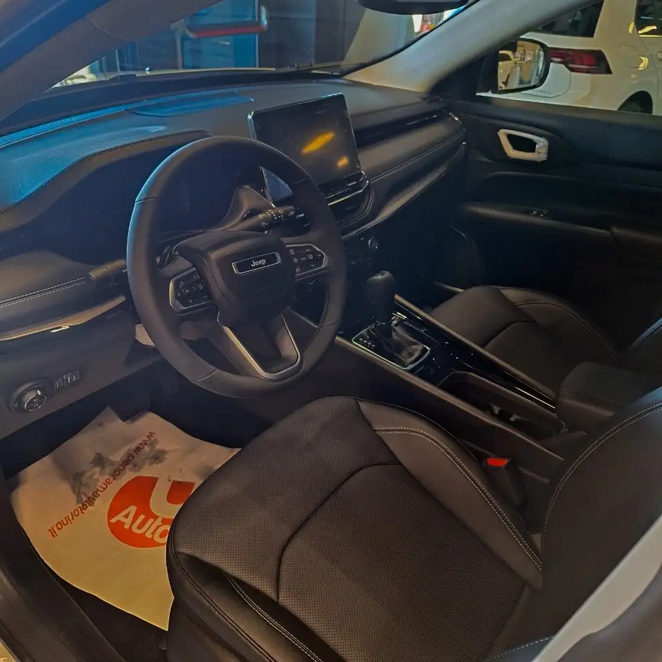 Jeep Compass 10