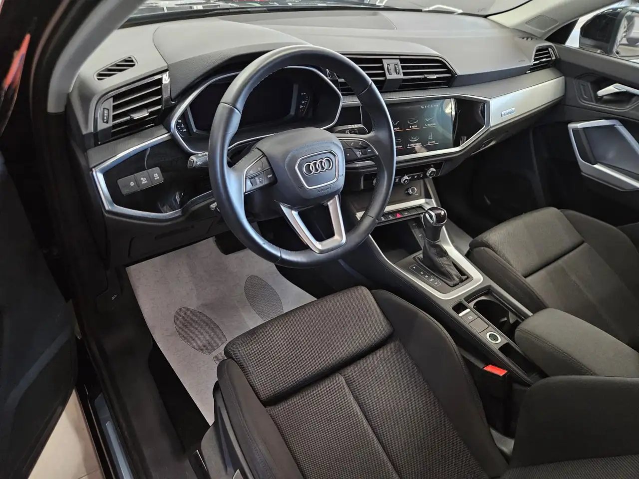 Audi Q3 7