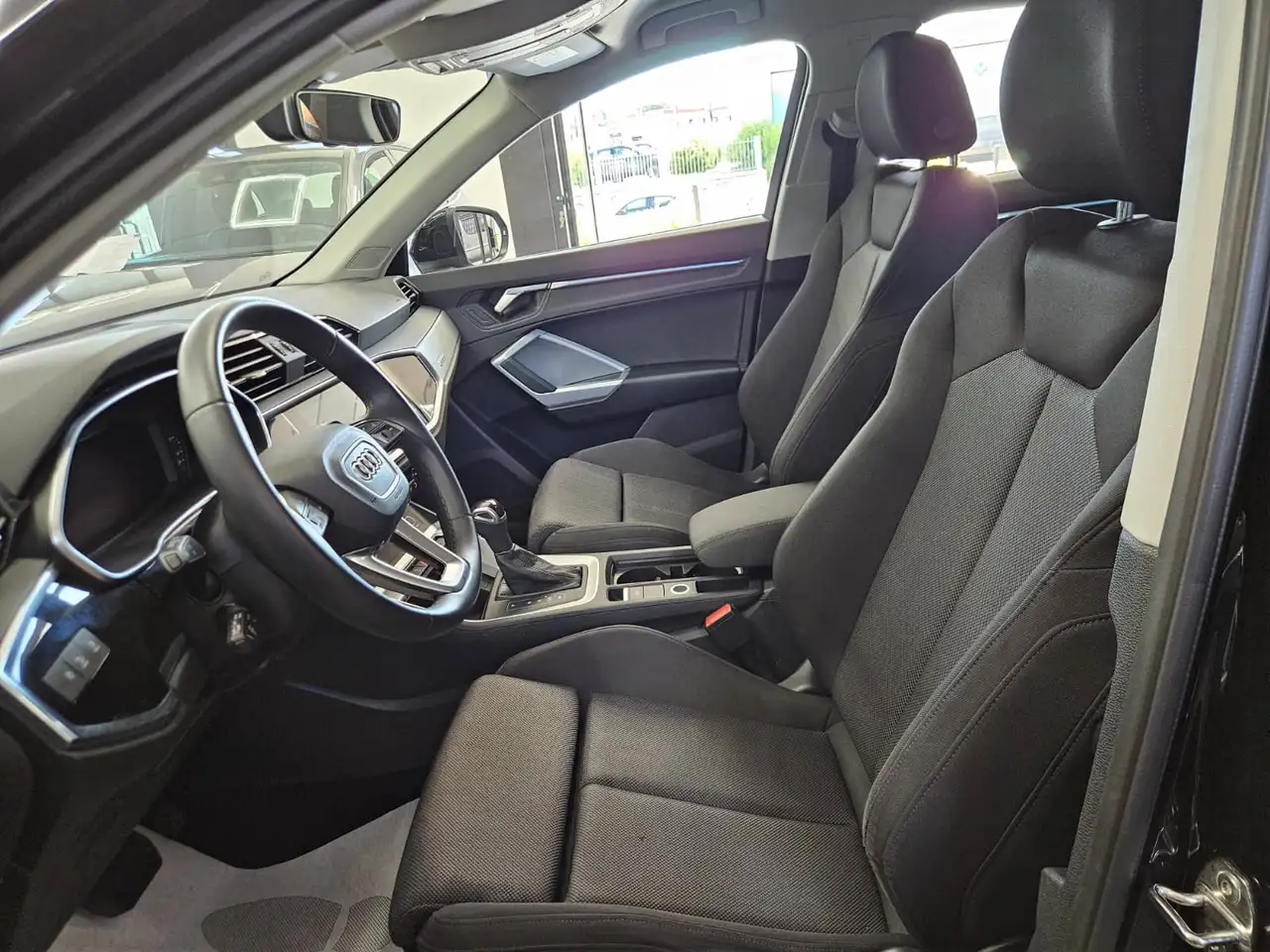 Audi Q3 8