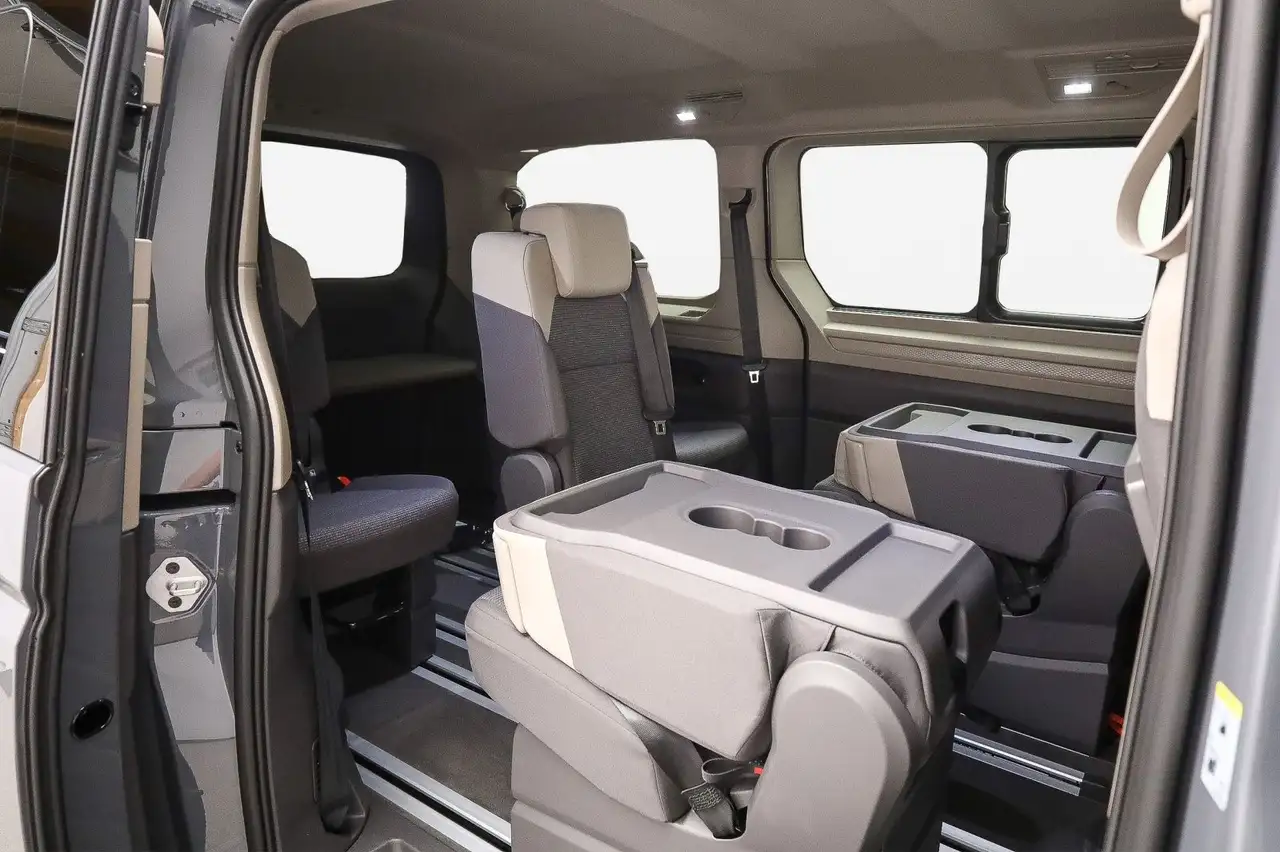 Volkswagen T7 Multivan 13