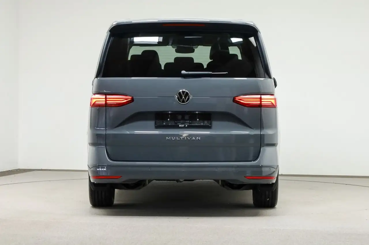 Volkswagen T7 Multivan 16