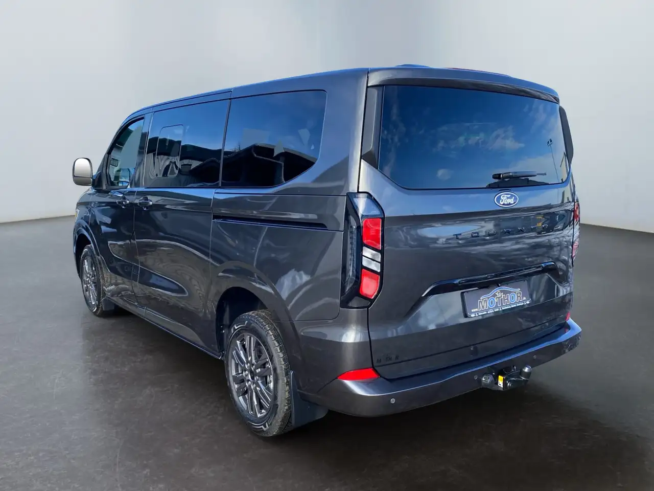 Ford Tourneo 4