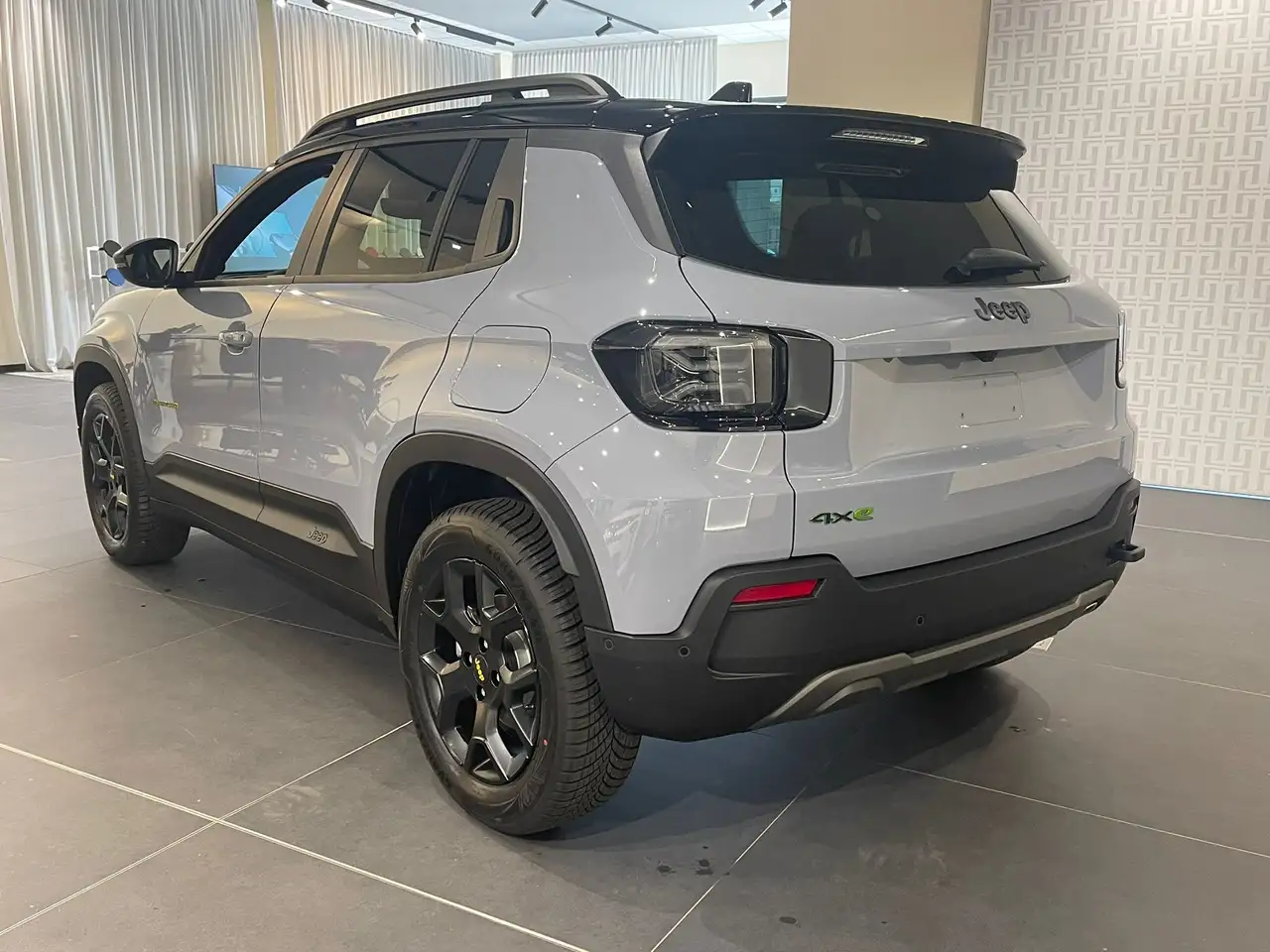 Jeep Avenger 10