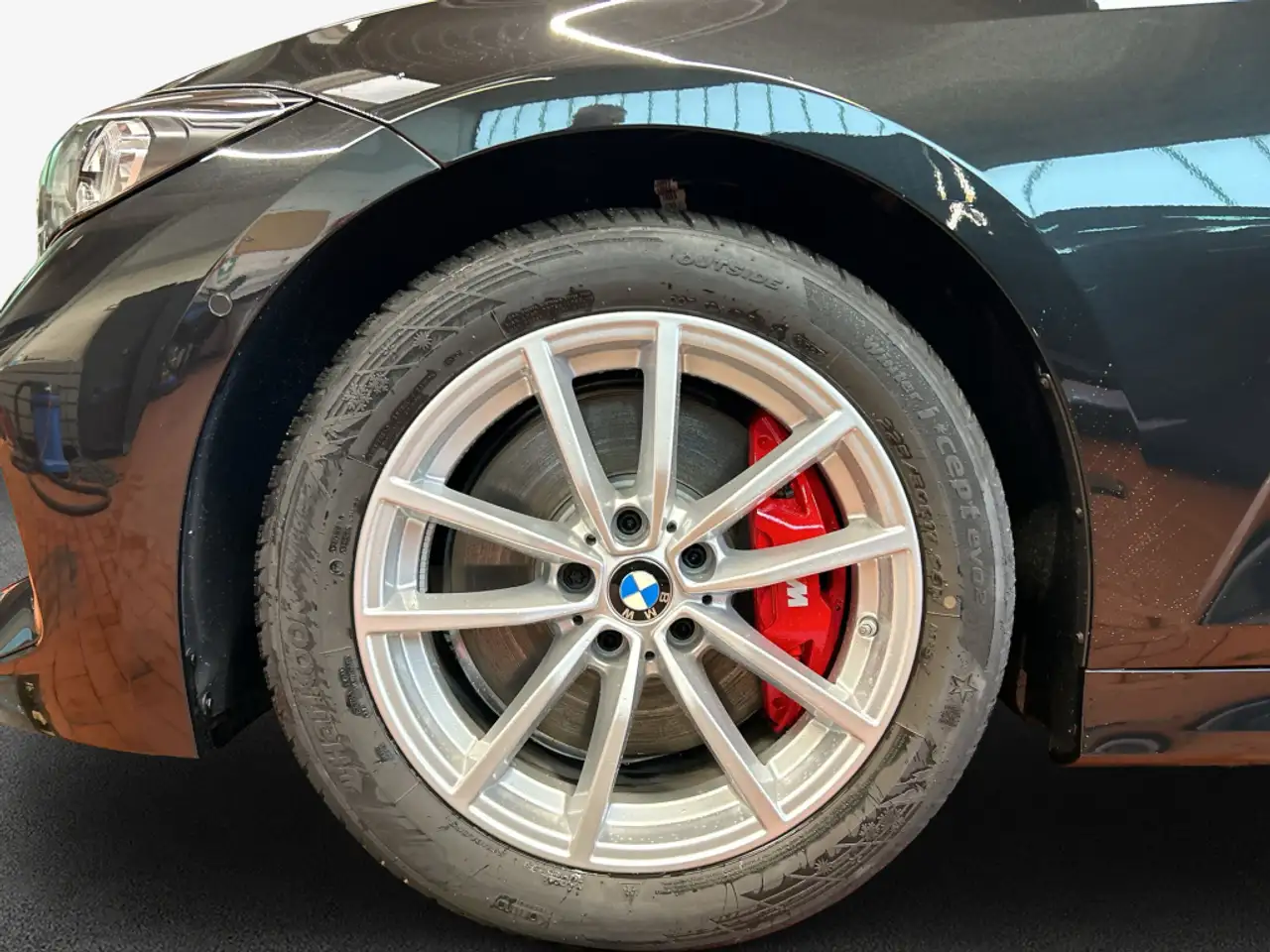 BMW 330 i 8