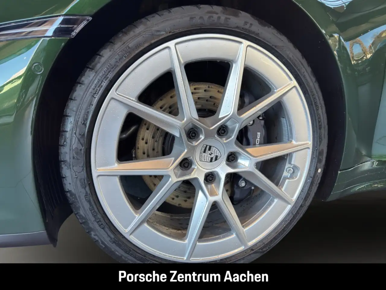 Porsche 992 911 10
