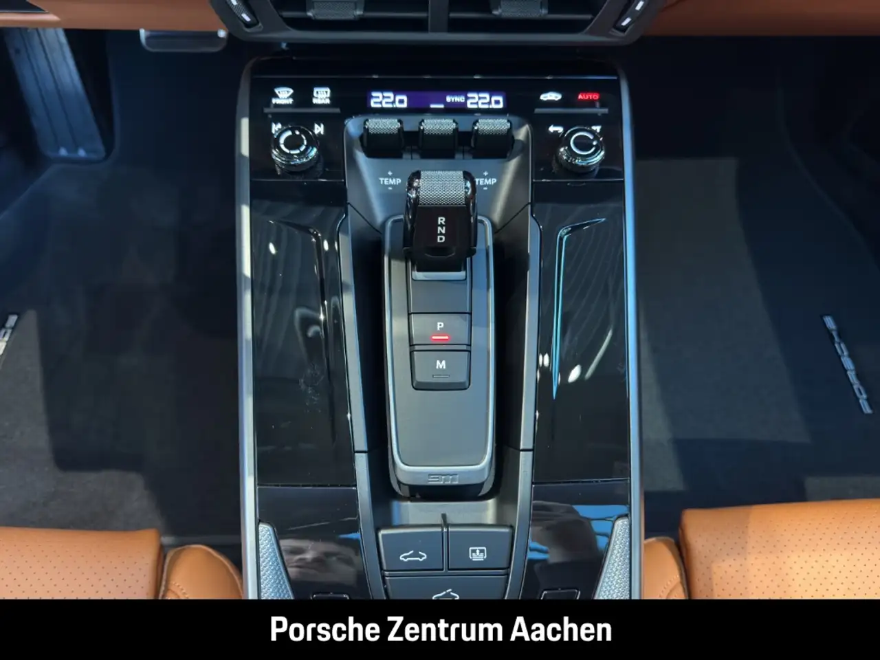 Porsche 992 911 16