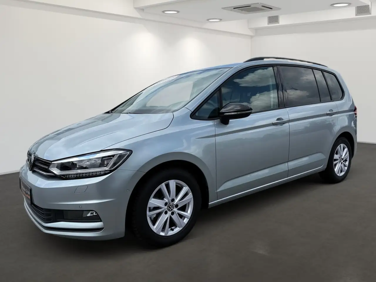 Volkswagen Touran 2