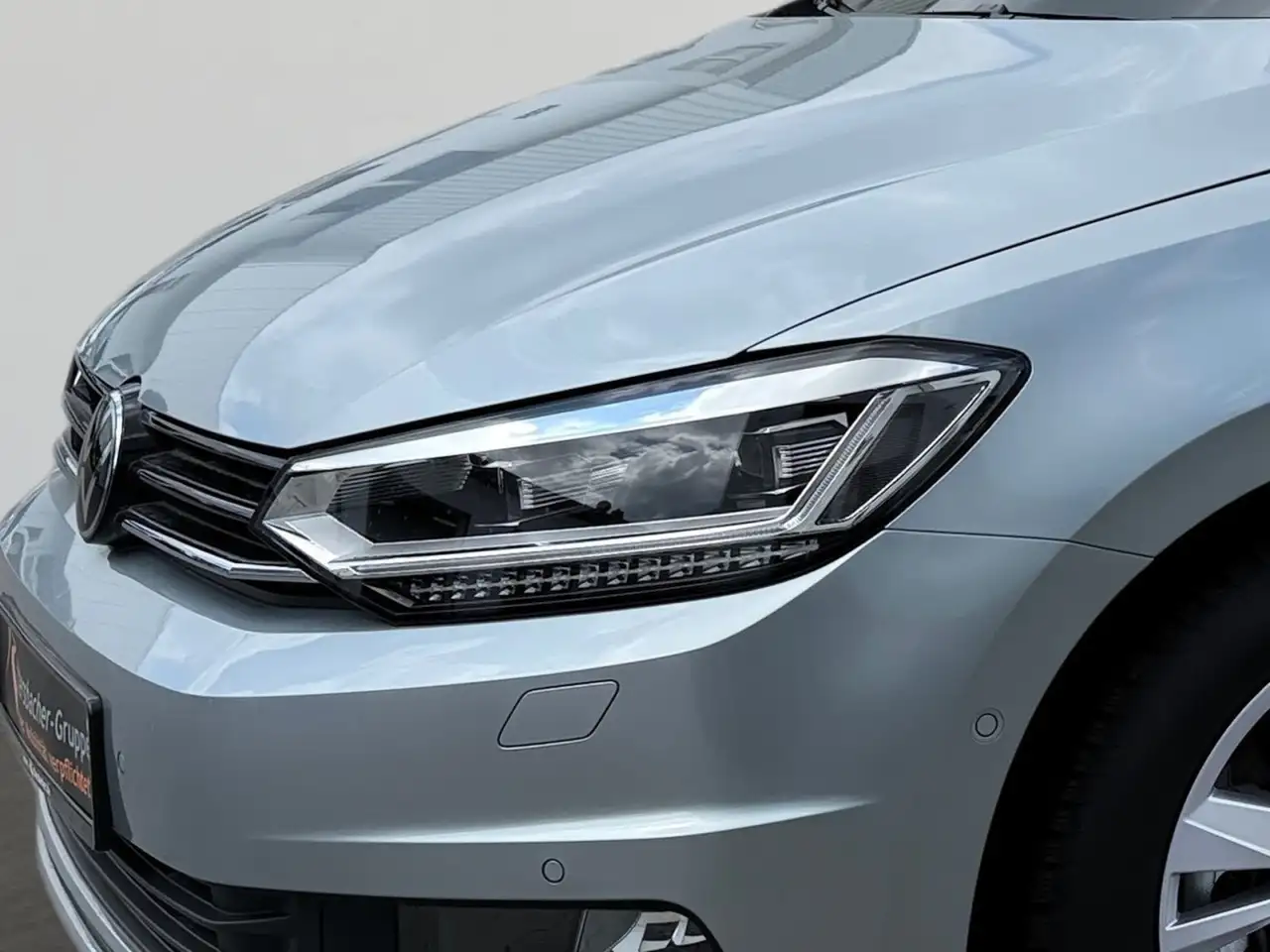 Volkswagen Touran 8