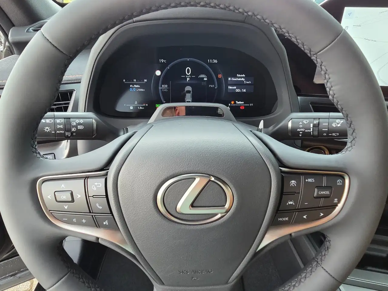Lexus UX 5