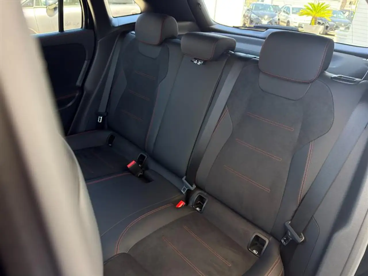 Mercedes-Benz GLA 250 8