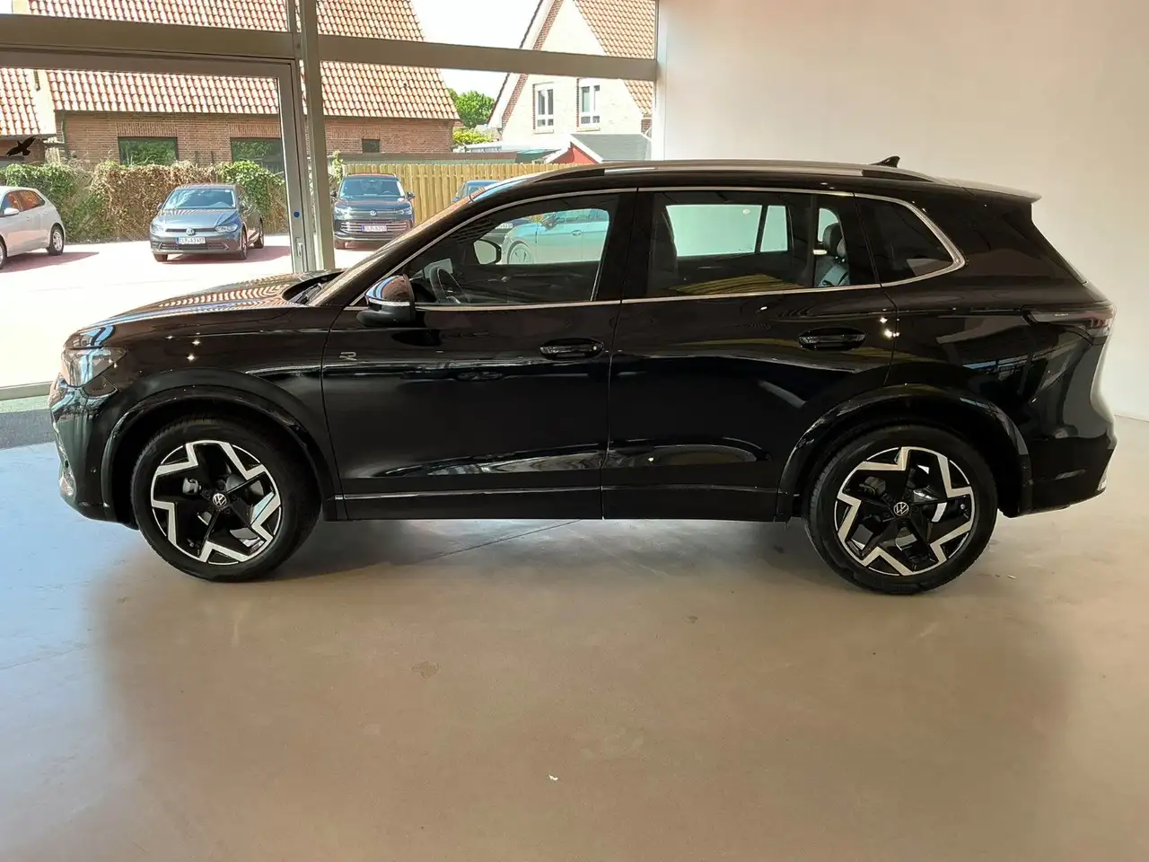 Volkswagen Tiguan 9