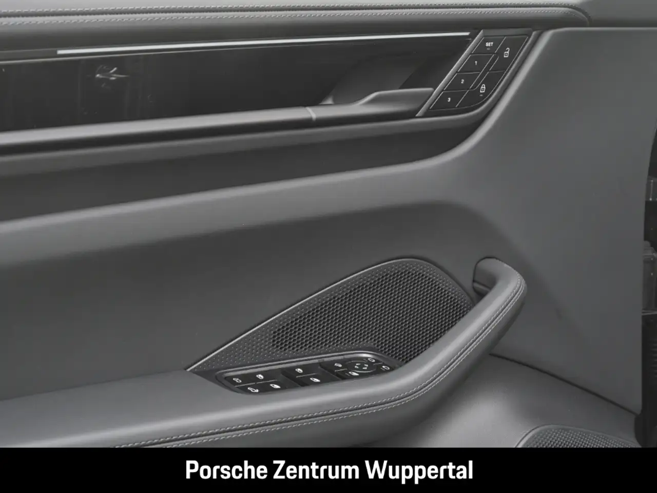 Porsche Macan 11