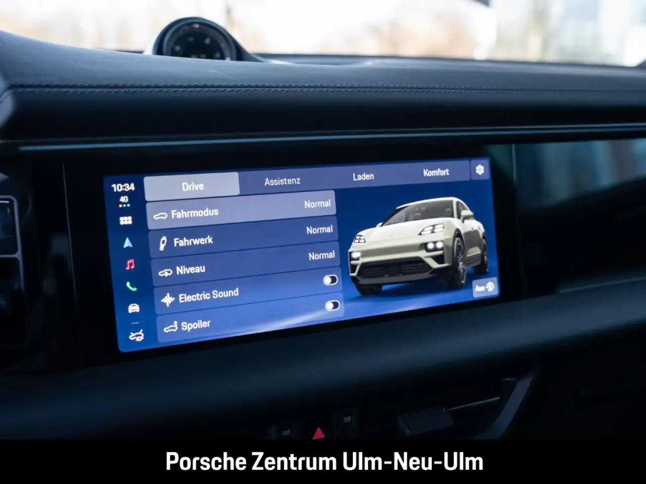 Porsche Macan 4 12