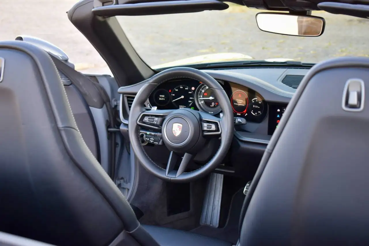 Porsche 911 992 3