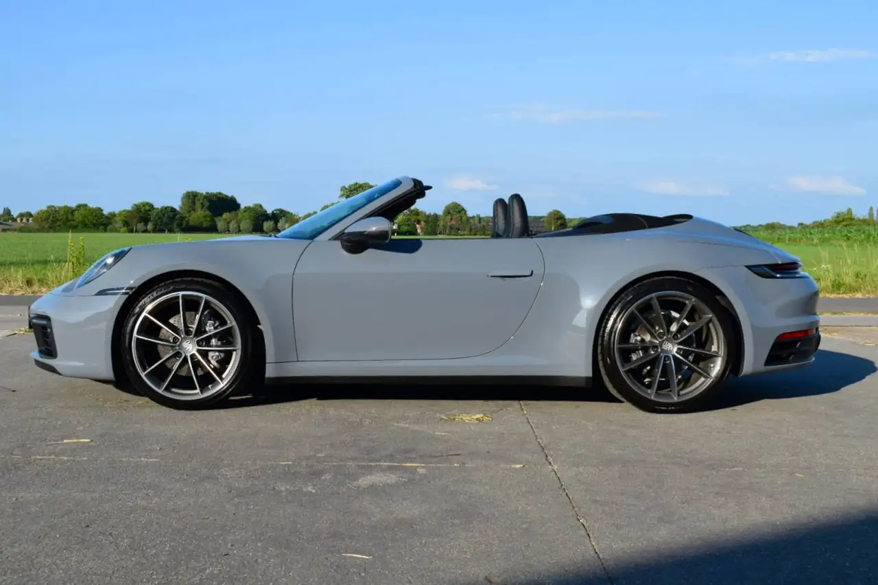 Porsche 911 992 8