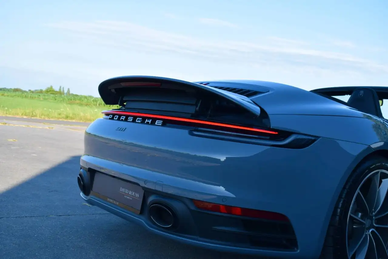 Porsche 911 992 10