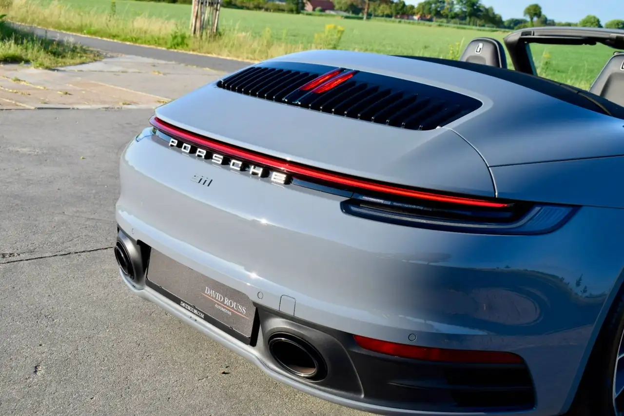 Porsche 911 992 11