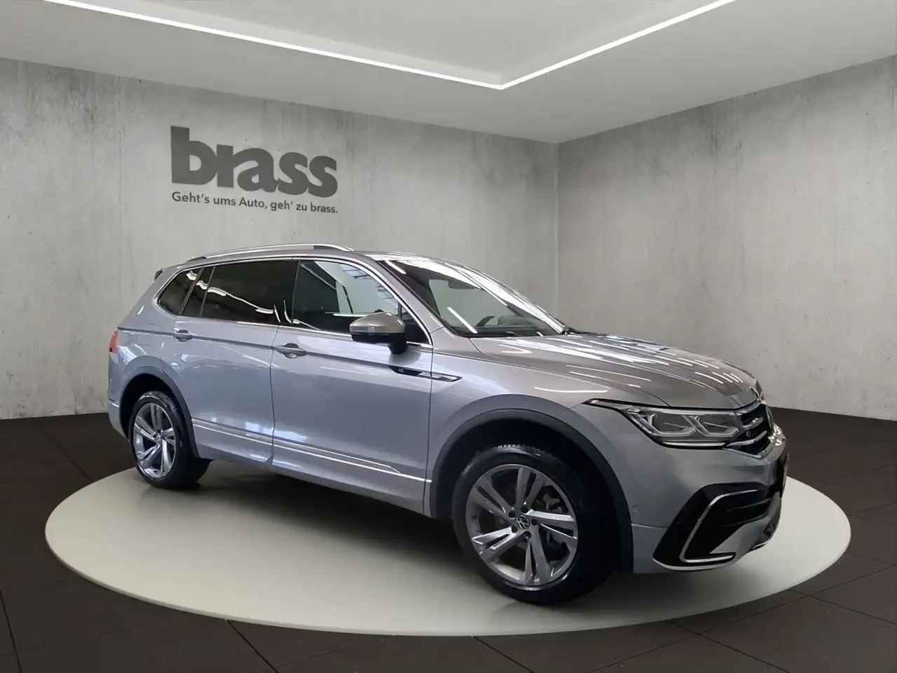 Volkswagen Tiguan 8