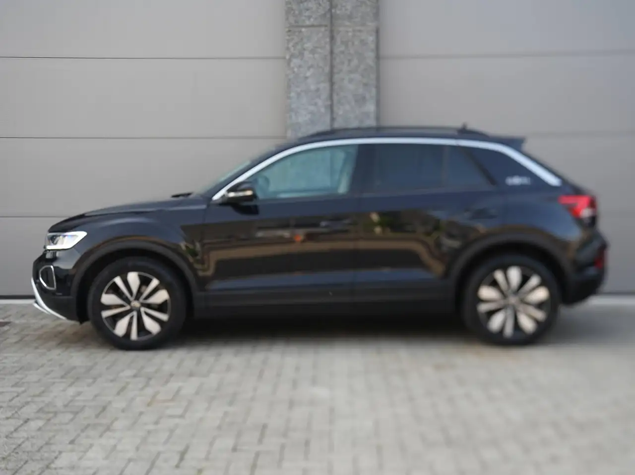 Volkswagen T-Roc 11