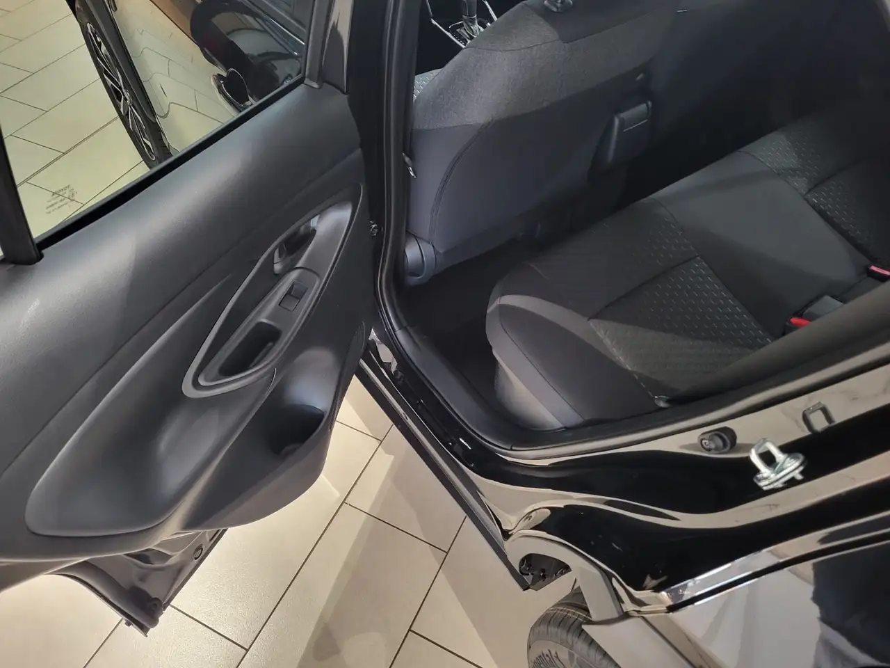 Toyota Yaris 14