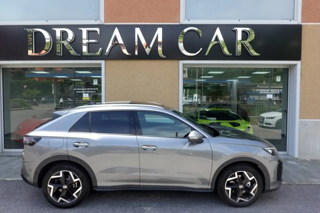 Volkswagen T-Roc 6