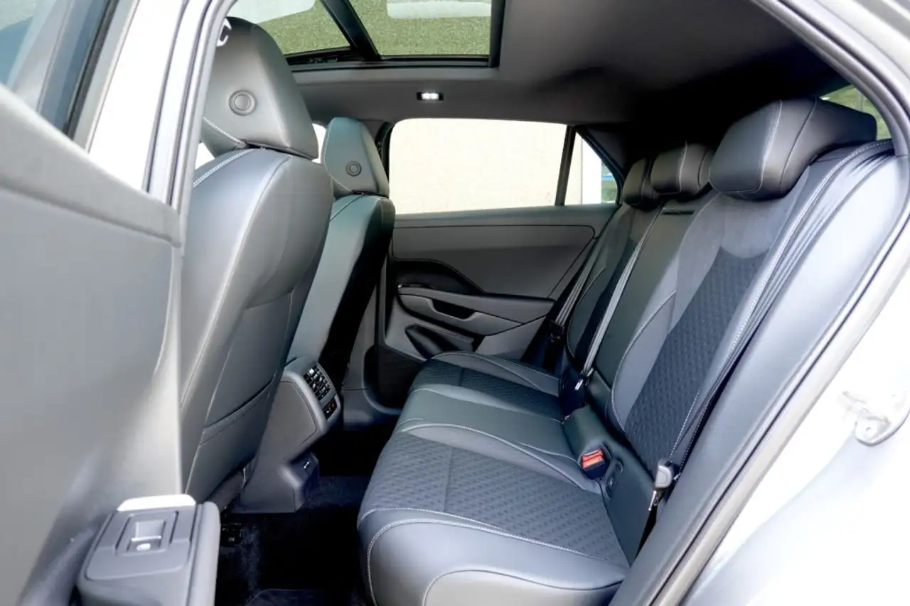 Volkswagen T-Roc 11