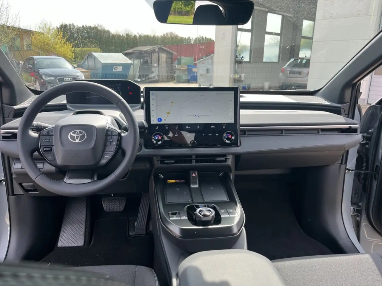 Toyota C-HR 10