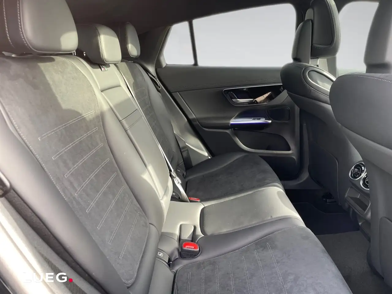 Mercedes-Benz GLC 220 13