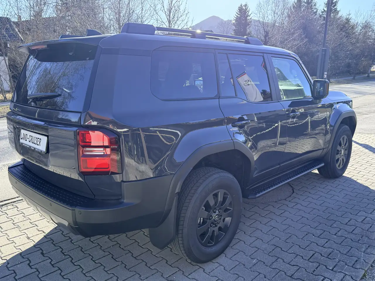 Toyota Land Cruiser 4