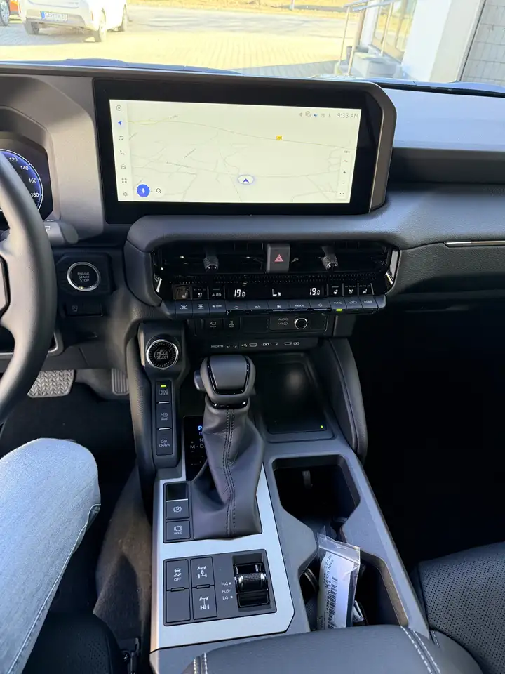 Toyota Land Cruiser 12