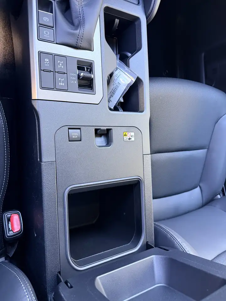 Toyota Land Cruiser 13