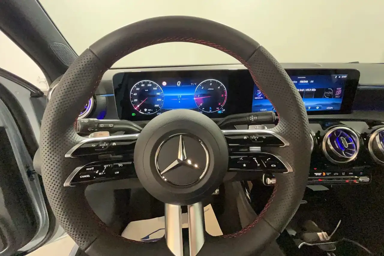 Mercedes-Benz A 200 12